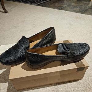 Elegant Black Leather Women's Loafers